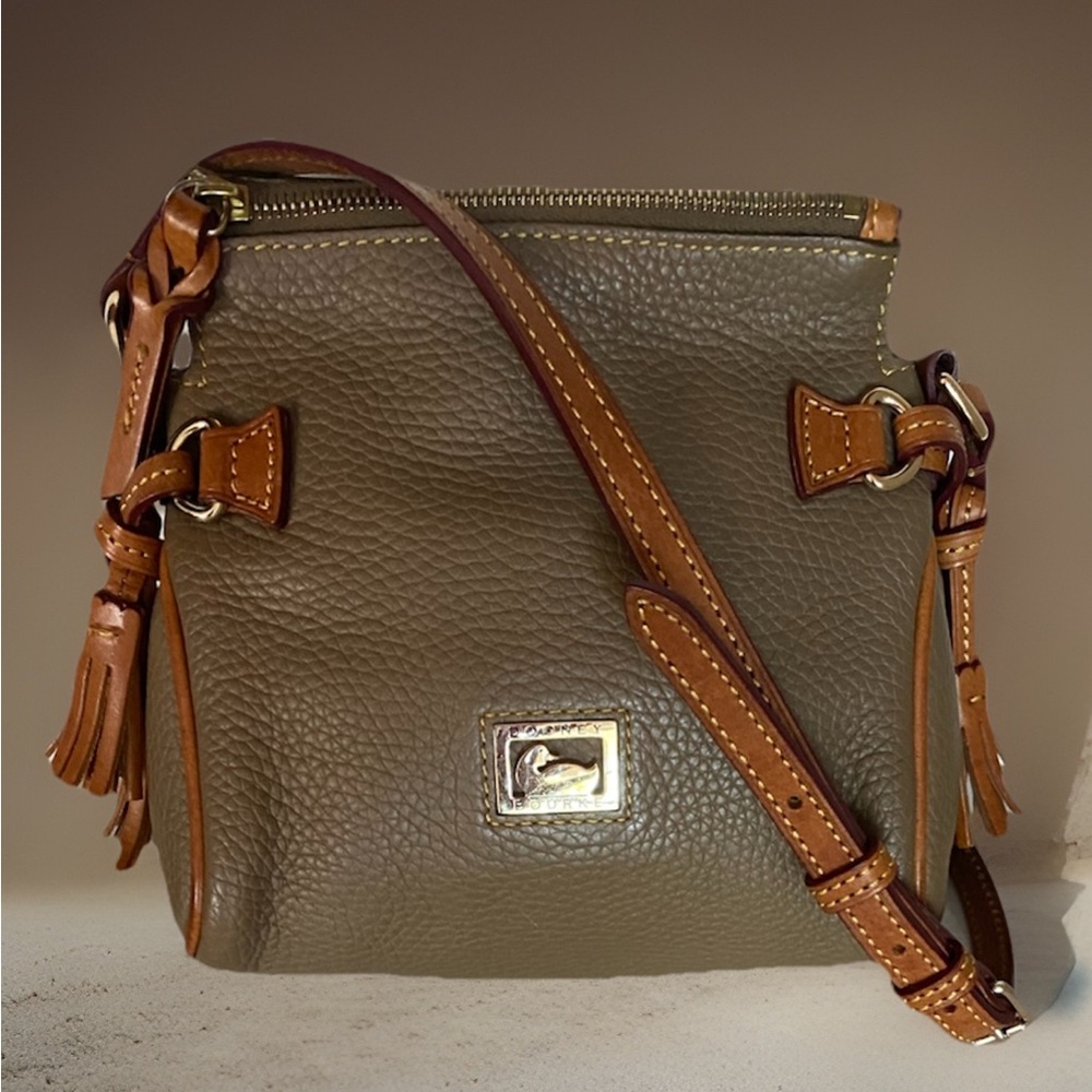 DOONEY & BOURKE Pebble Grain Leather Side Tassels Crossbody Shoulder Bag Tan